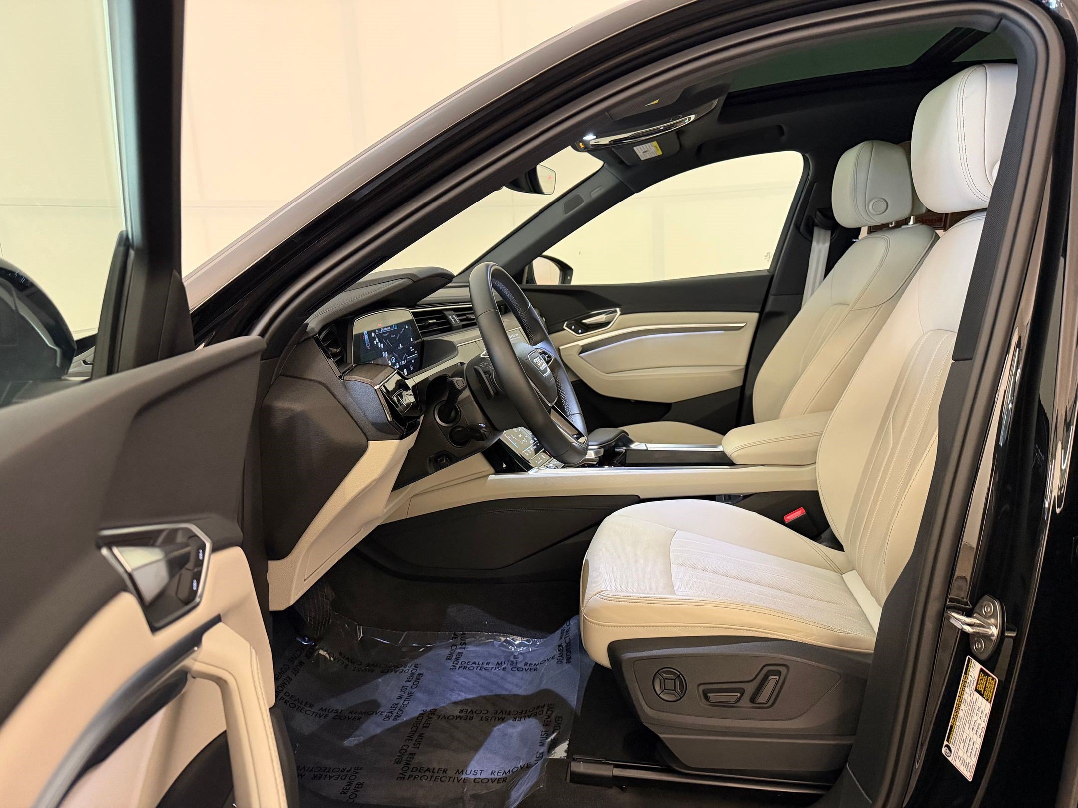 Certified 2024 Audi Q8 e-tron Premium Plus AWD/4WD image 5