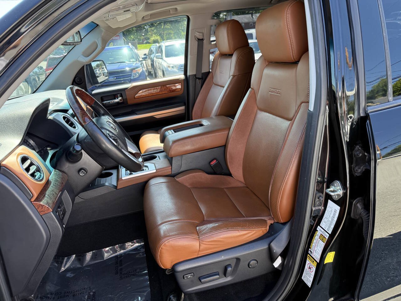 Used 2017 Toyota Tundra 1794 Edition AWD/4WD image 7