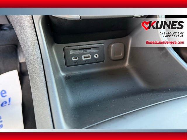 Used 2024 GMC Terrain SLT image 31