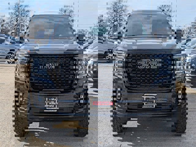 Used 2024 GMC Yukon SLT w/ SLT Luxury Package image 6