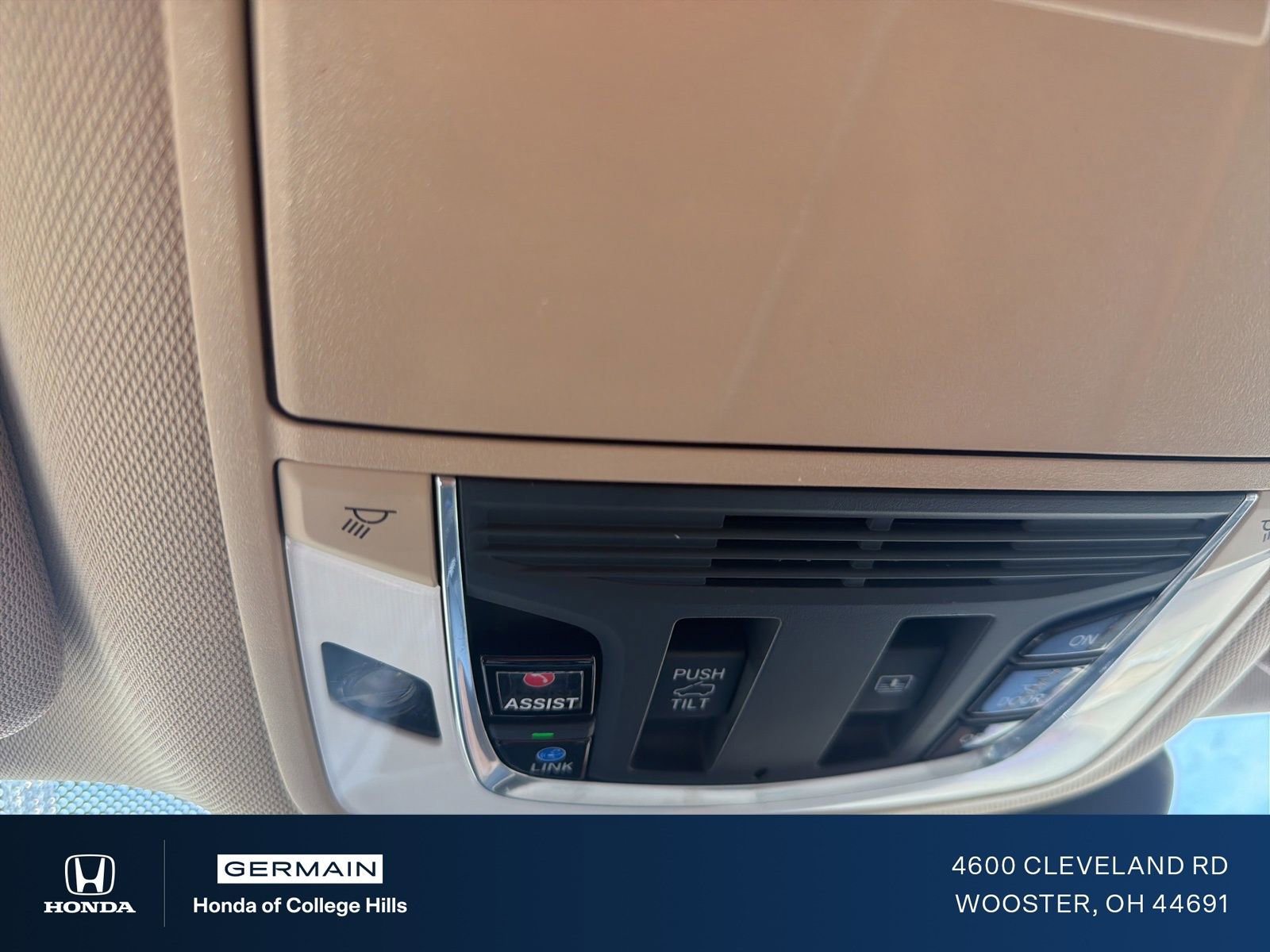 Used 2020 Acura RDX FWD w/ Advance Package image 3