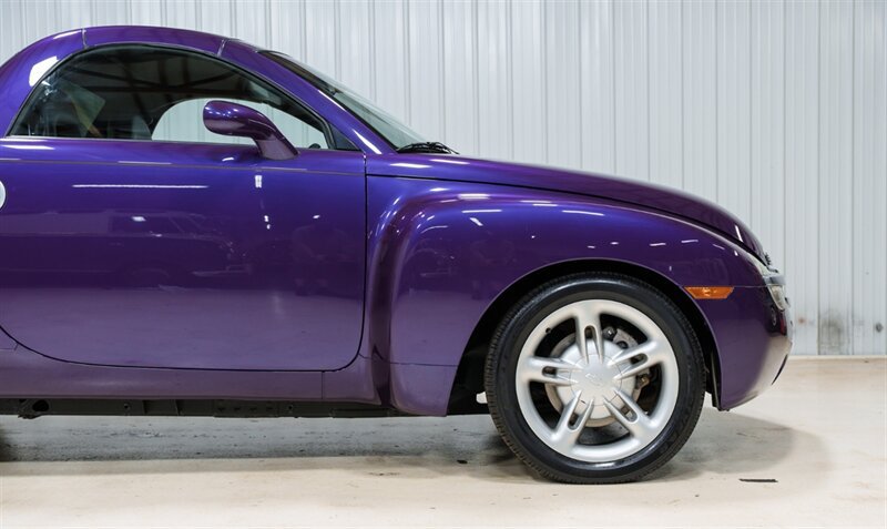 Used 2004 Chevrolet SSR w/ Preferred Equipment Group RWD image 24