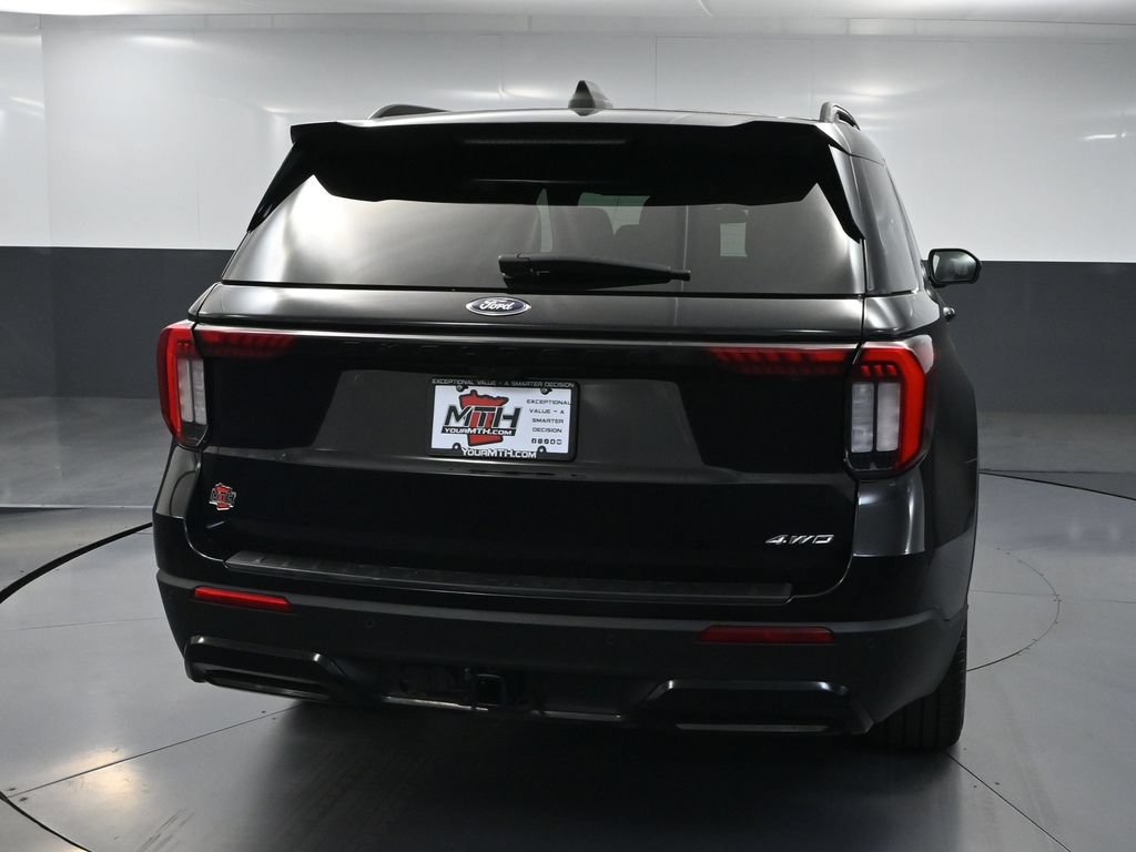 Used 2025 Ford Explorer ST-Line w/ ST-Line Street Pack AWD/4WD image 5