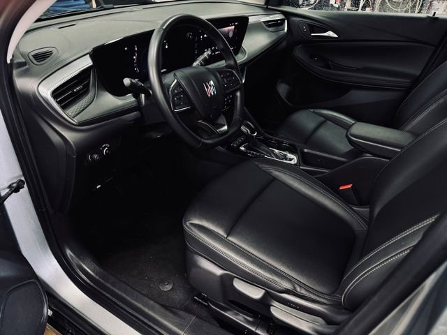 Used 2024 Buick Encore GX Sport Touring image 17