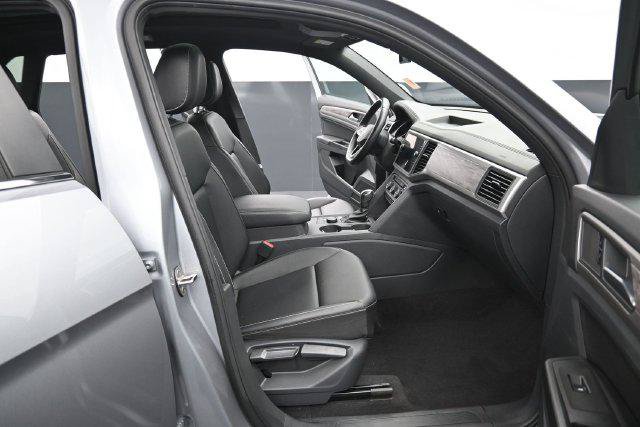 Used 2020 Volkswagen Atlas Cross Sport SE AWD/4WD image 34