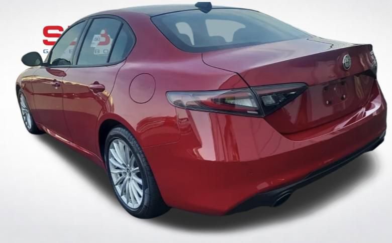 Used 2024 Alfa Romeo Giulia Sprint RWD image 2
