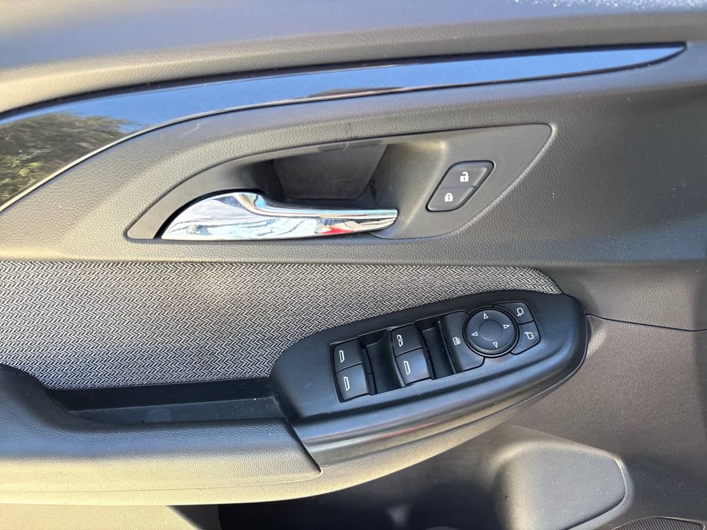 Used 2022 Chevrolet TrailBlazer LS image 16