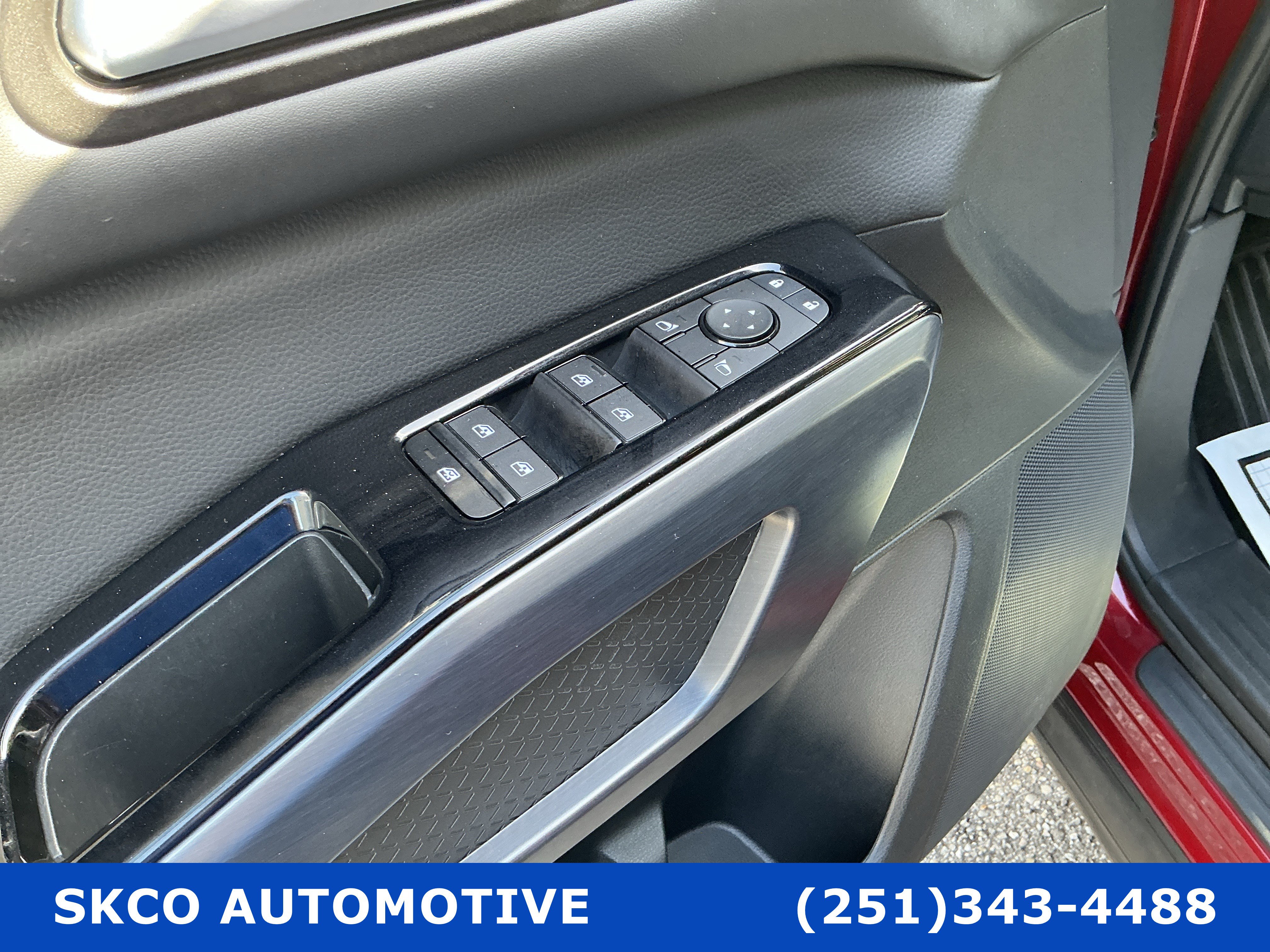 Used 2024 Nissan Pathfinder SL FWD image 22