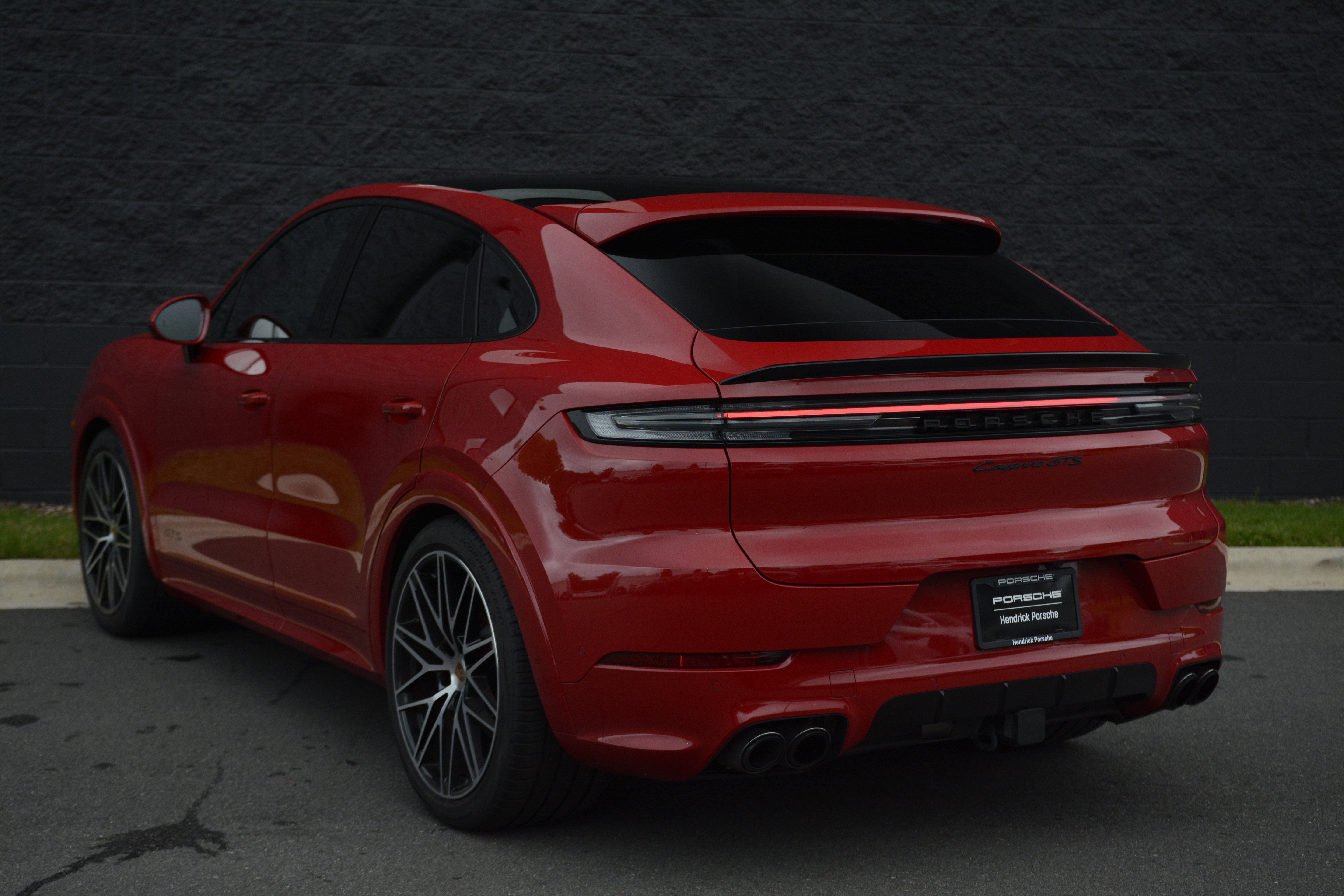Certified 2025 Porsche Cayenne GTS AWD/4WD image 3