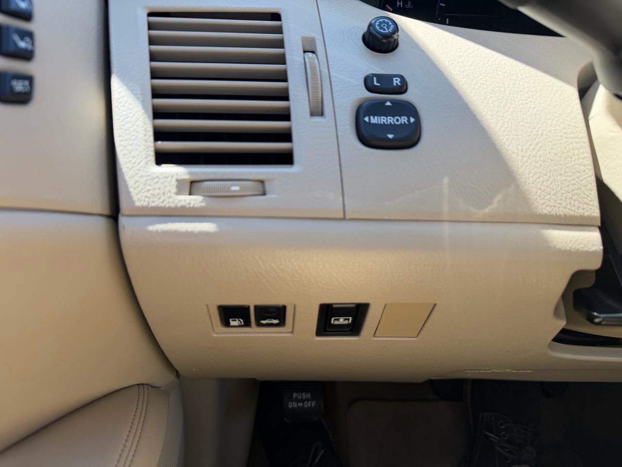 Used 2010 Toyota Avalon XL FWD image 31