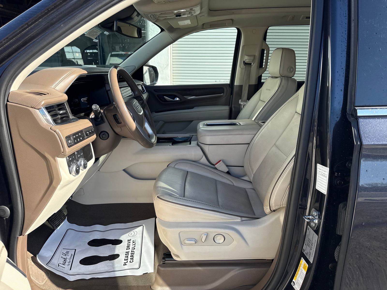 Used 2023 GMC Yukon Denali image 9
