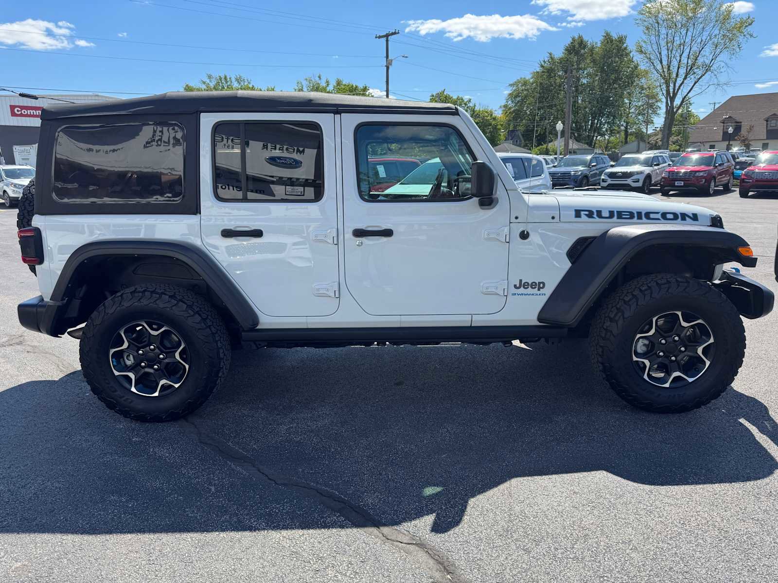 Used 2023 Jeep Wrangler Unlimited Rubicon 4xe w/ Cold Weather Group AWD/4WD image 11