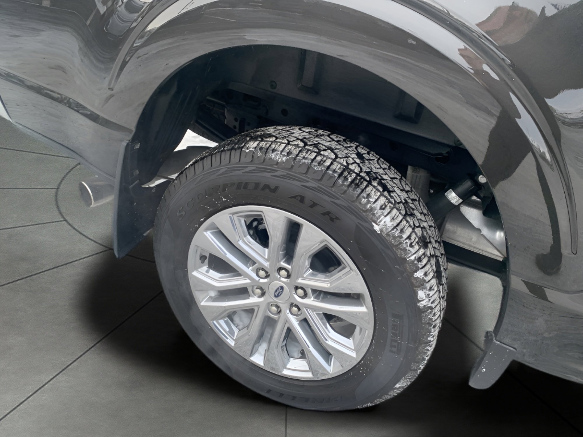 Used 2024 Ford F150 XLT w/ Equipment Group 302A MID image 10