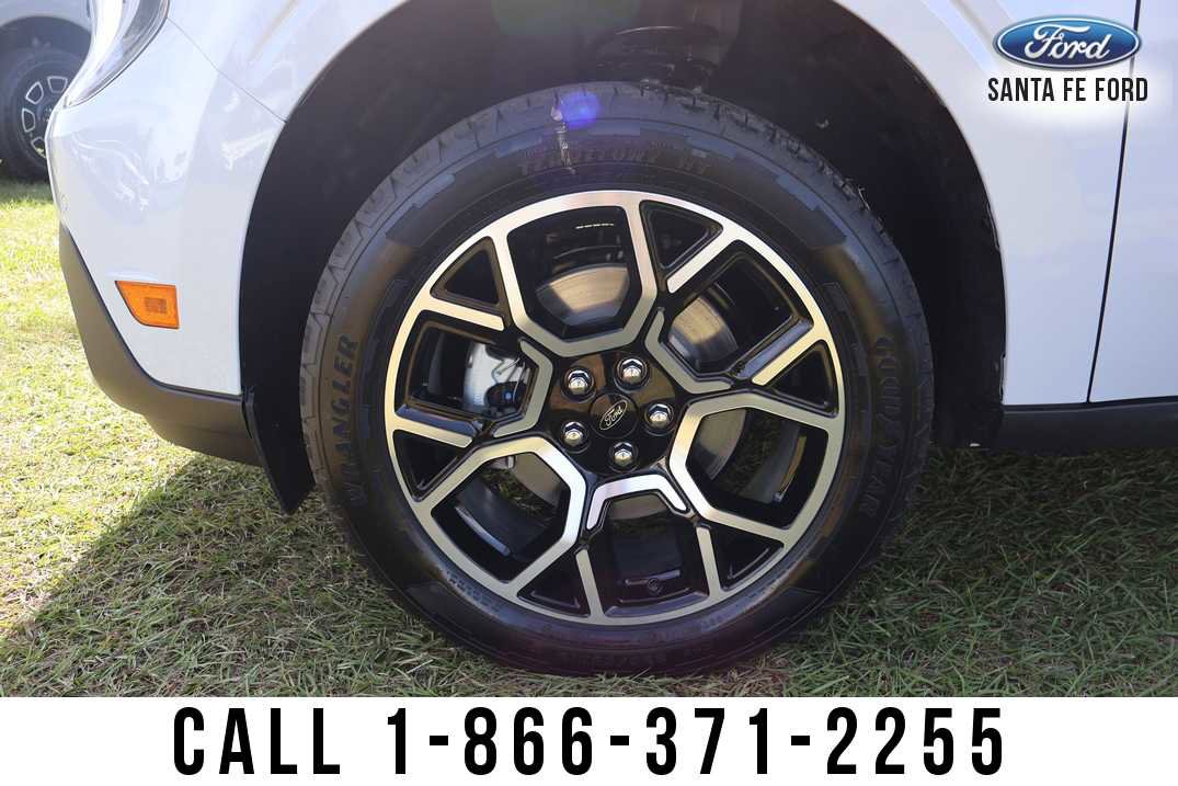 New 2025 Ford Maverick Lariat w/ 4K Tow Package image 7