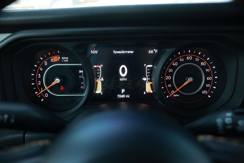 Used 2024 Jeep Wrangler Willys AWD/4WD image 21