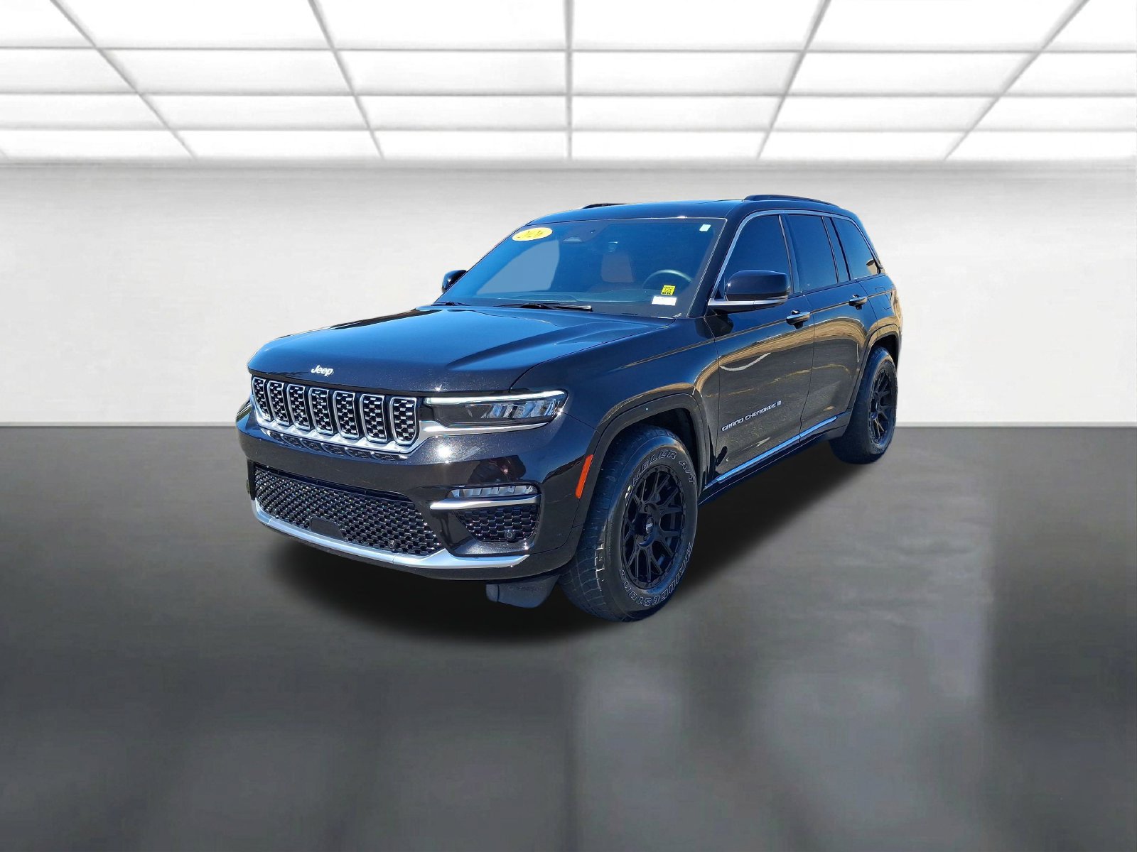 Certified 2025 Jeep Grand Cherokee Summit AWD/4WD image 9
