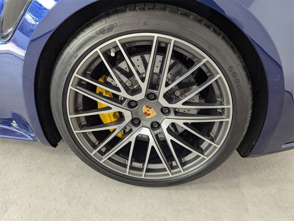 Used 2022 Porsche 911 Turbo image 14