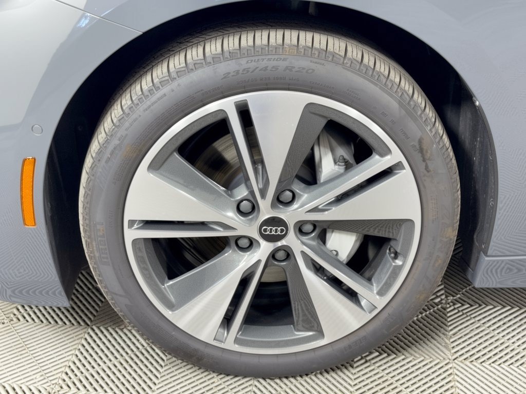 Used 2025 Audi A6 e-tron Premium Plus w/ Premium Plus RWD image 13