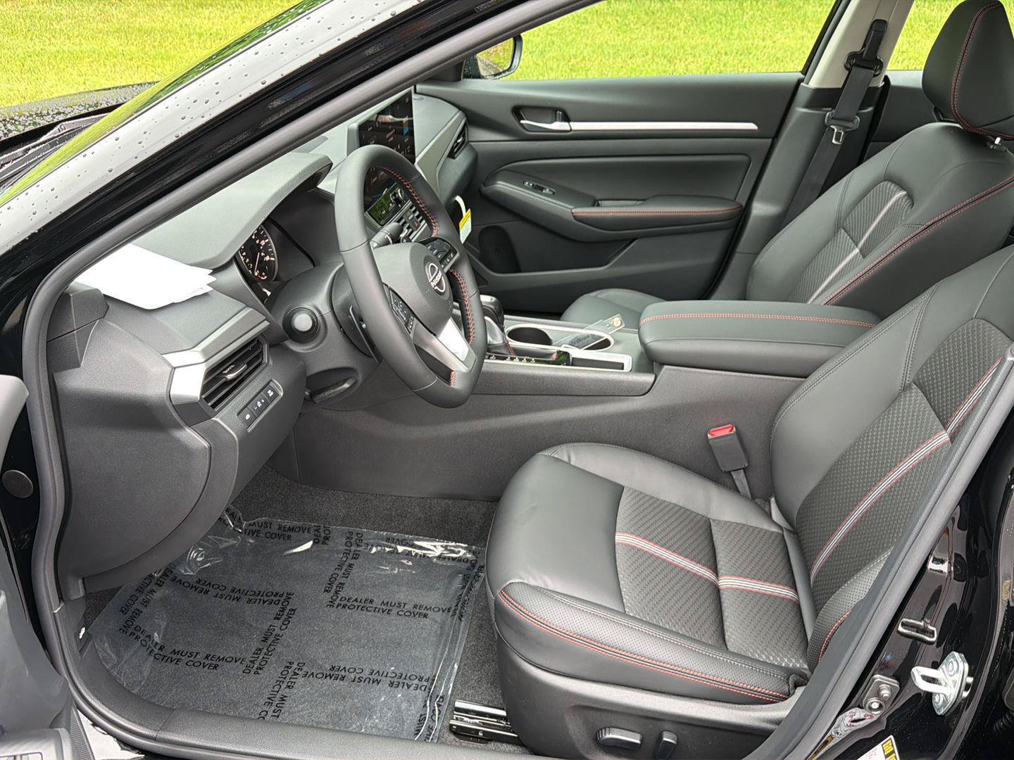 New 2026 Nissan Altima 2.5 SR w/ SR Midnight Edition Package FWD image 11