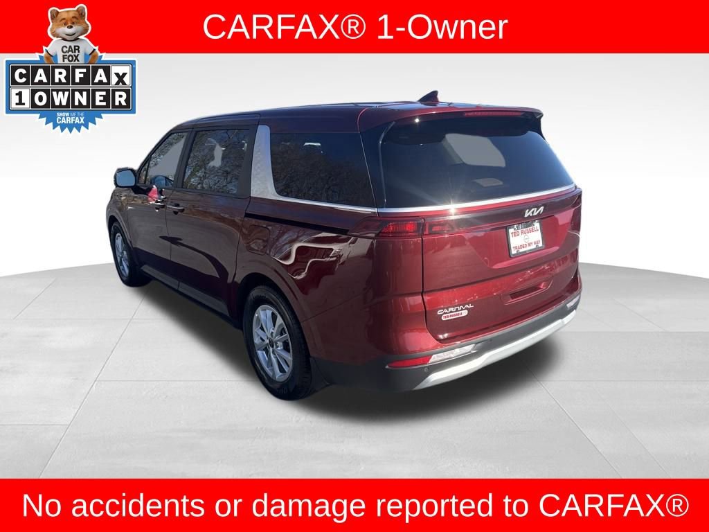 Used 2023 Kia Carnival LX image 3