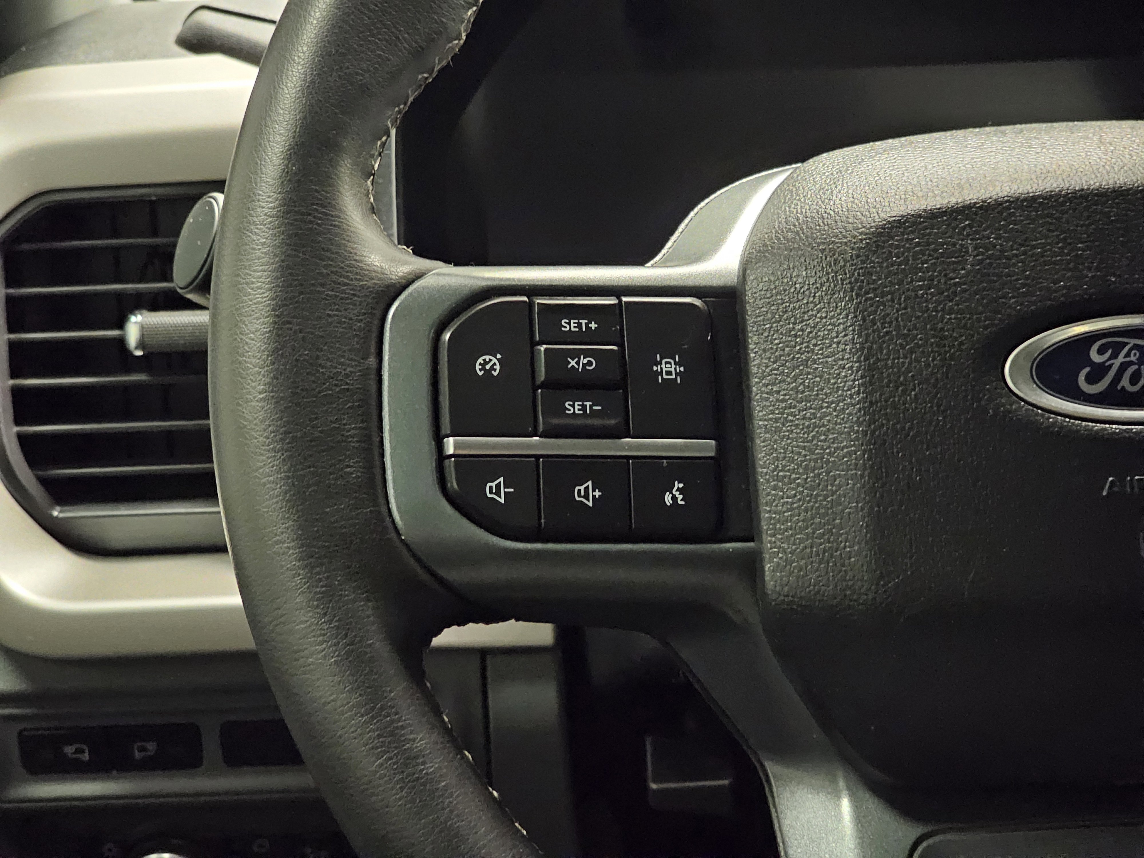 Used 2023 Ford F150 Lightning XLT image 23