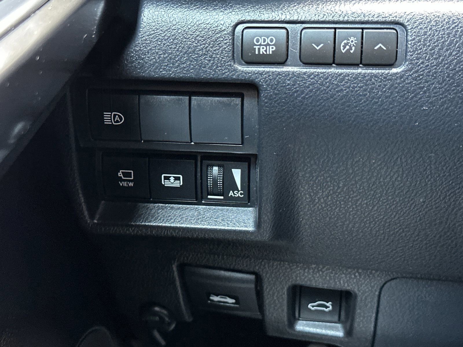 Used 2023 Lexus IS 500 RWD image 31