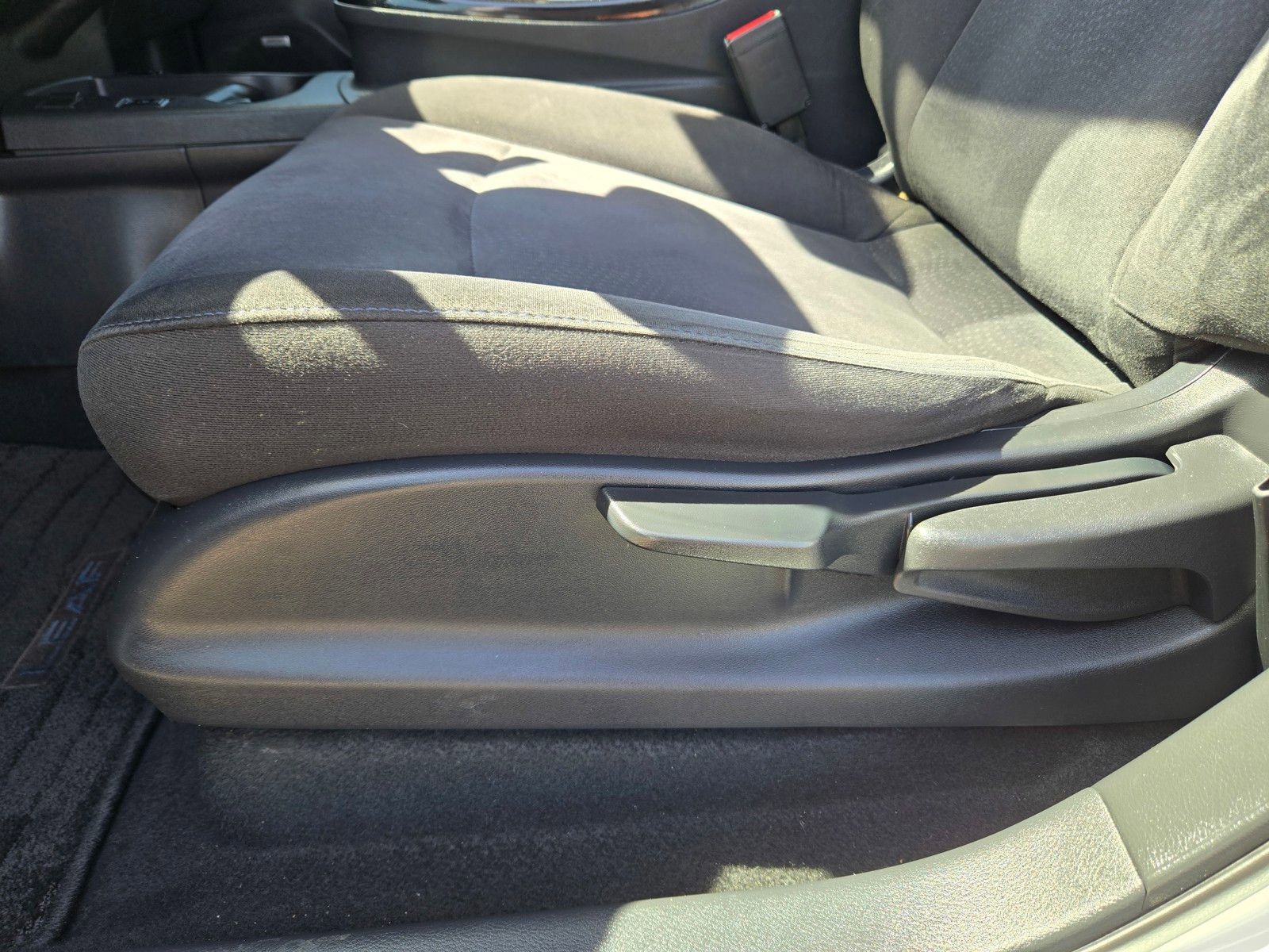 Used 2016 Nissan Leaf SV w/ Premium Package FWD image 19