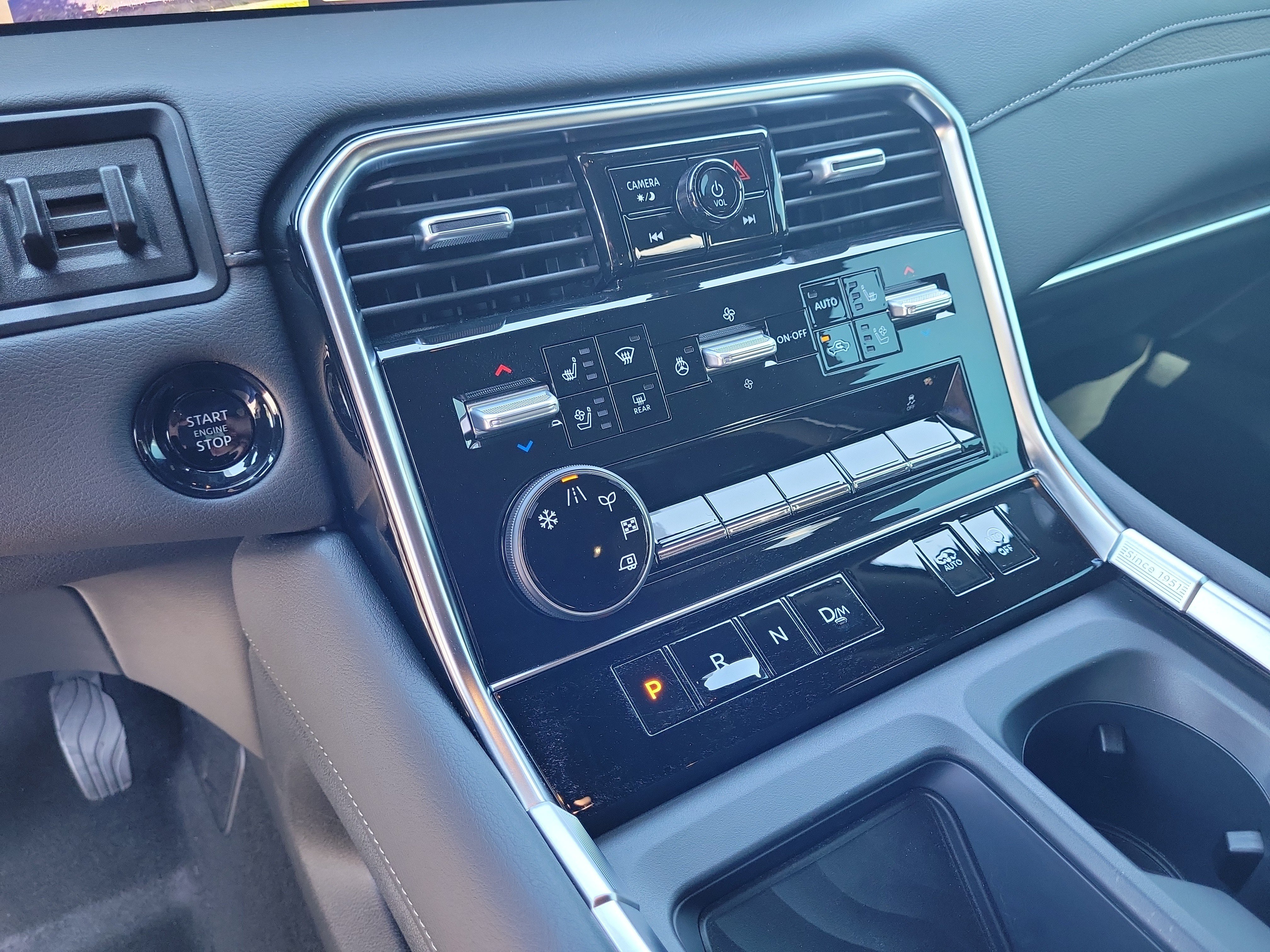 Certified 2025 Nissan Armada Platinum Reserve RWD image 25