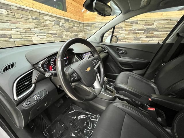 Used 2020 Chevrolet Trax LT w/ LT Convenience Package AWD/4WD image 11