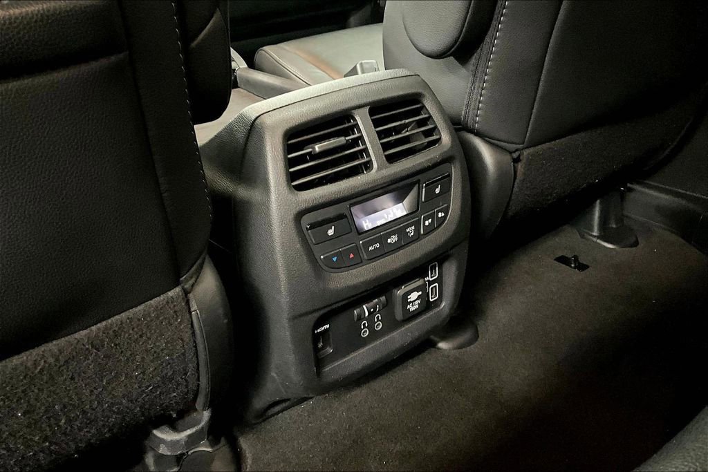 Used 2019 Honda Pilot Touring image 10