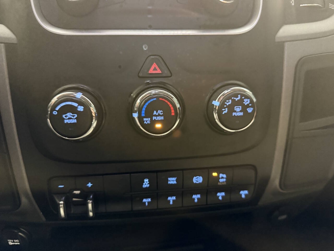 Used 2017 RAM 2500 Tradesman w/ Chrome Appearance Group AWD/4WD image 19
