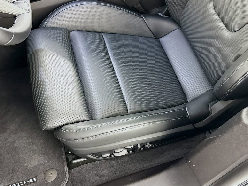 Used 2024 Porsche Taycan GTS image 19