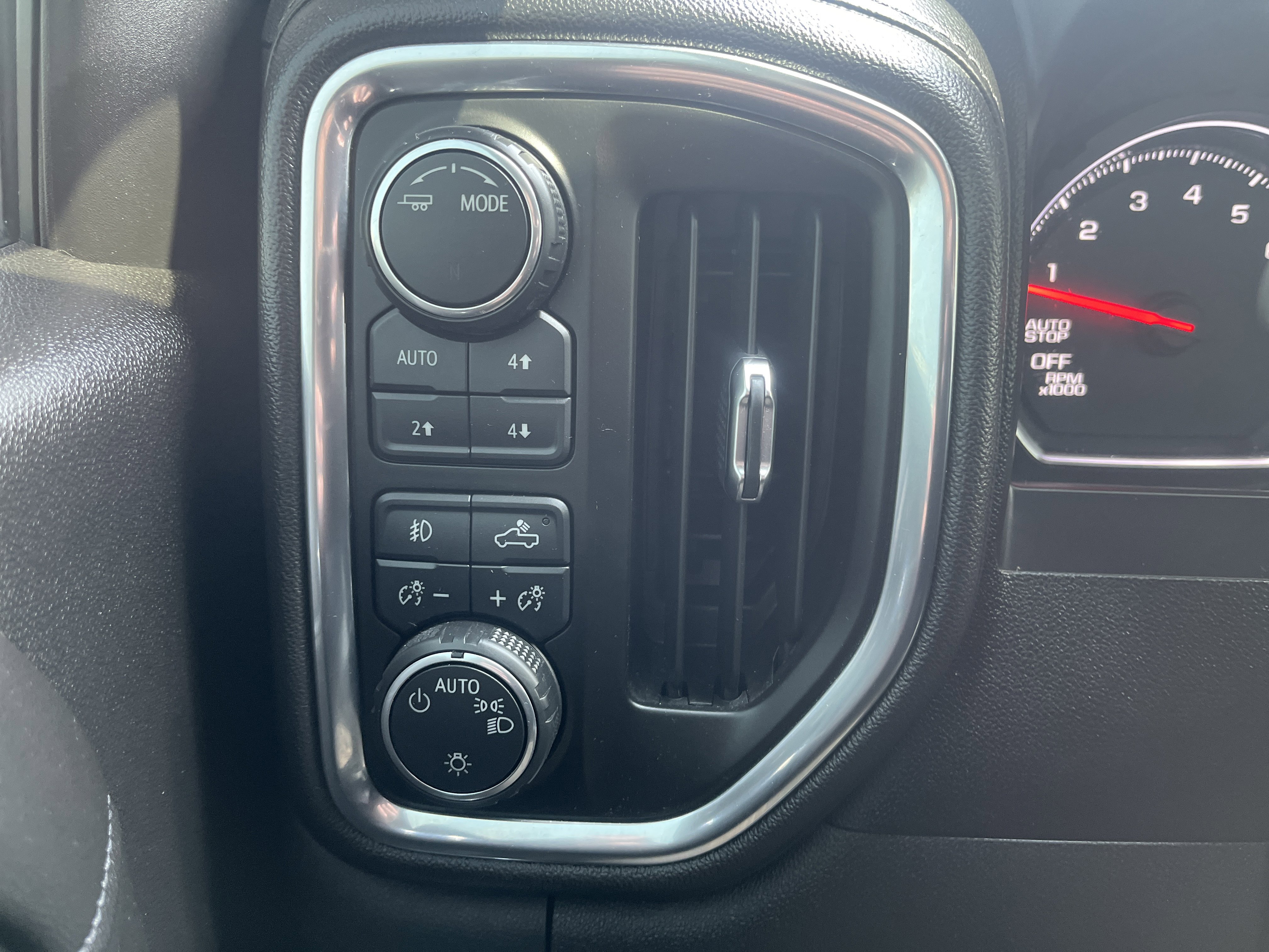 Used 2020 Chevrolet Silverado 1500 LT Trail Boss image 22