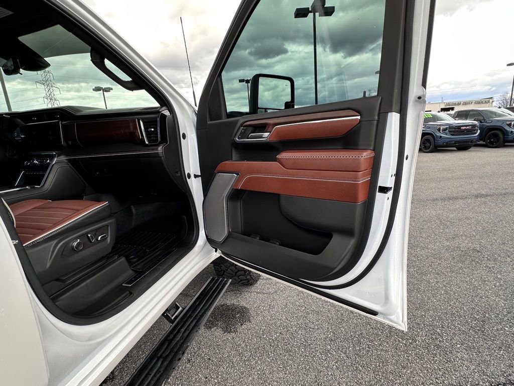 Used 2024 GMC Sierra 2500 Denali Ultimate w/ Max Trailering Package AWD/4WD image 14