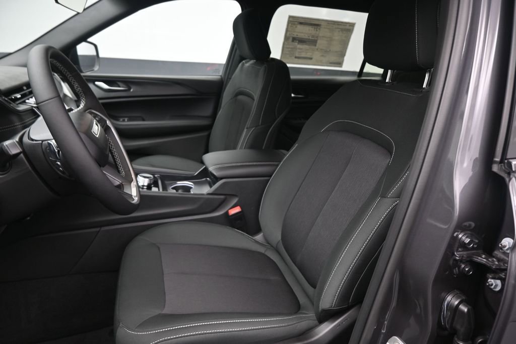 New 2026 Jeep Grand Cherokee L Laredo RWD image 19