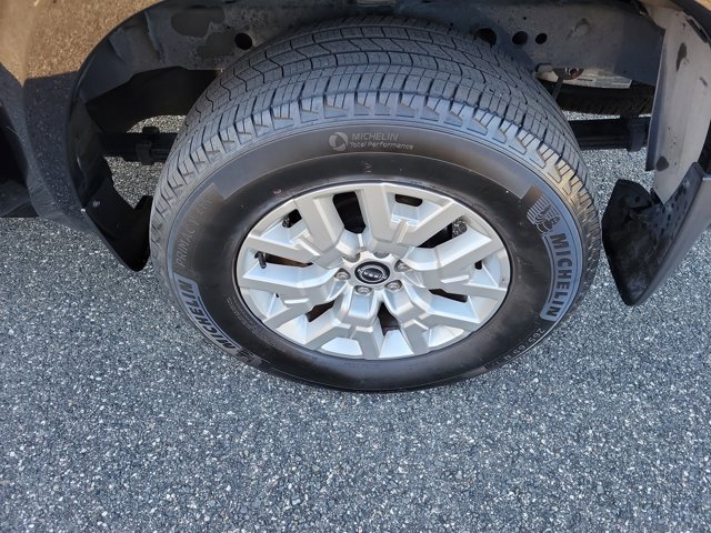 Used 2023 Nissan Frontier SV w/ SV Convenience Package image 6