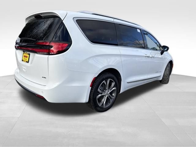 New 2026 Chrysler Pacifica Pinnacle AWD/4WD image 7