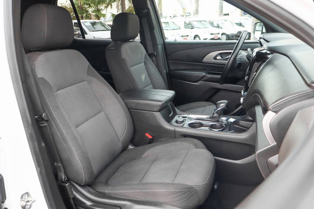Used 2023 Chevrolet Traverse LT image 37