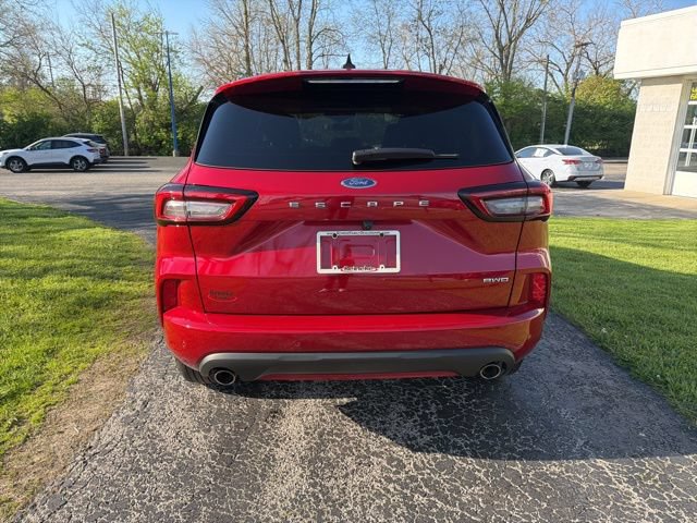 Used 2023 Ford Escape ST-Line w/ Tech Pack #1 AWD/4WD image 7
