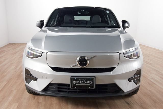 Used 2023 Volvo C40 Recharge Core AWD/4WD image 2