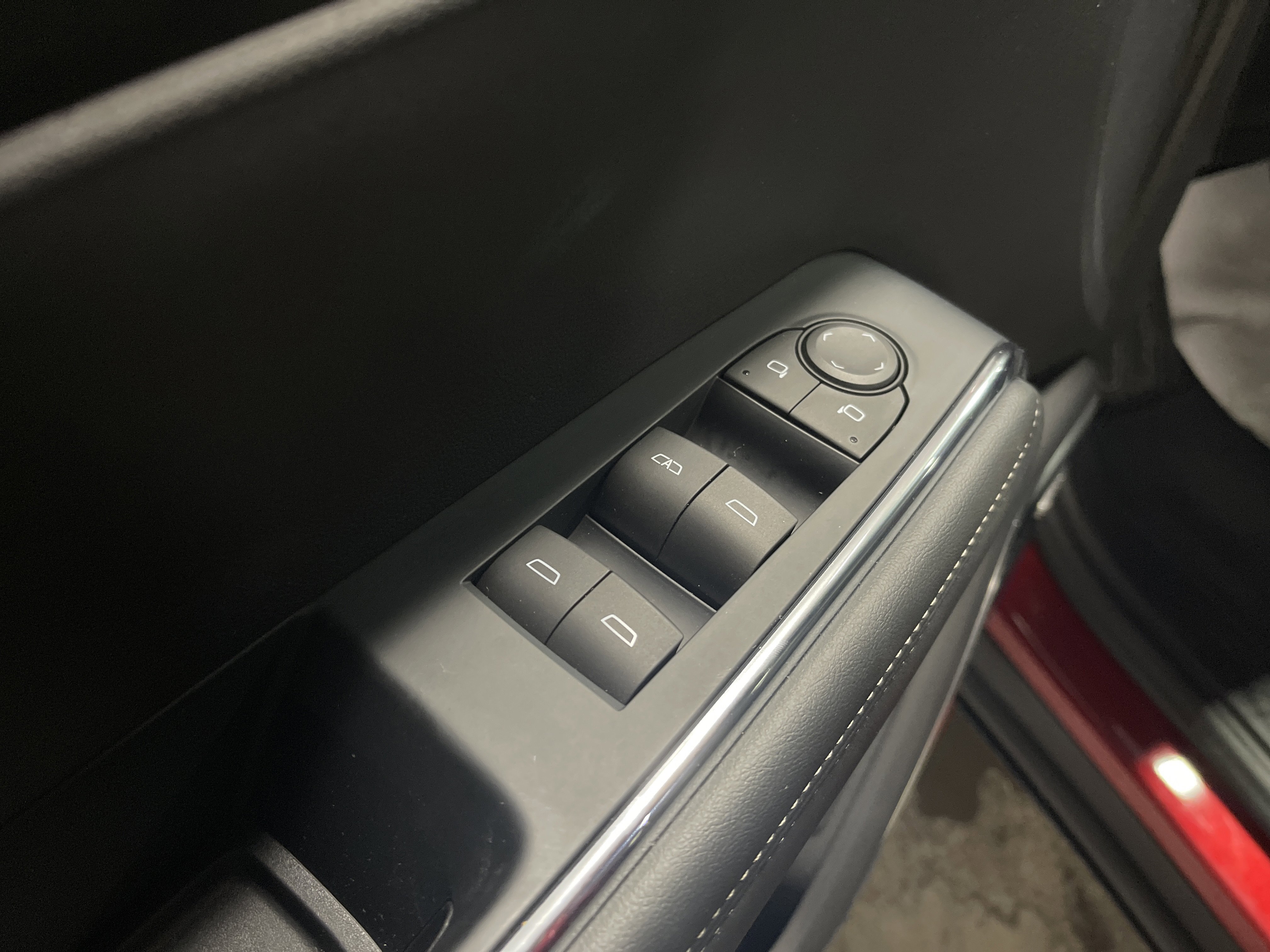 Used 2024 GMC Acadia Elevation image 8