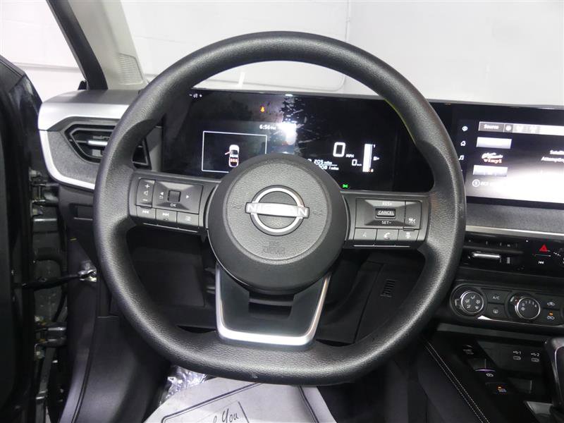 Used 2025 Nissan Kicks SV image 29