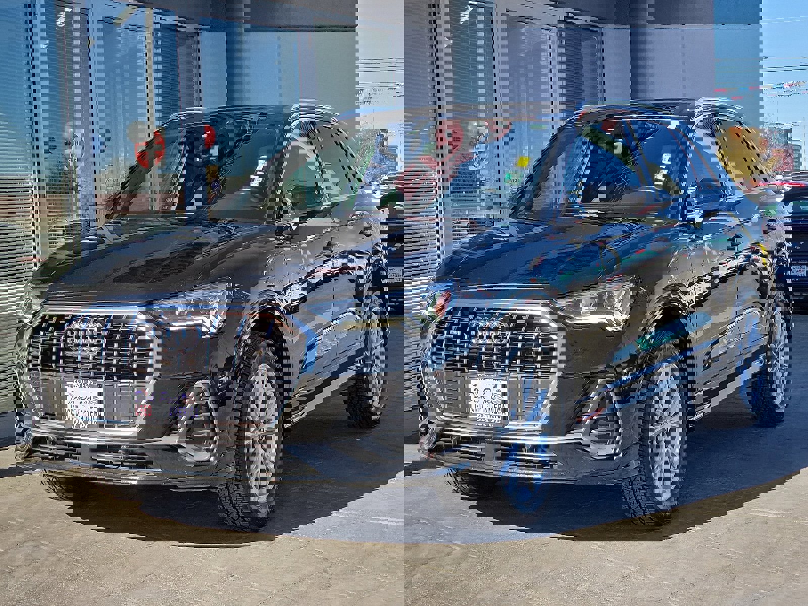 Used 2024 Audi Q3 2.0T Premium image 2