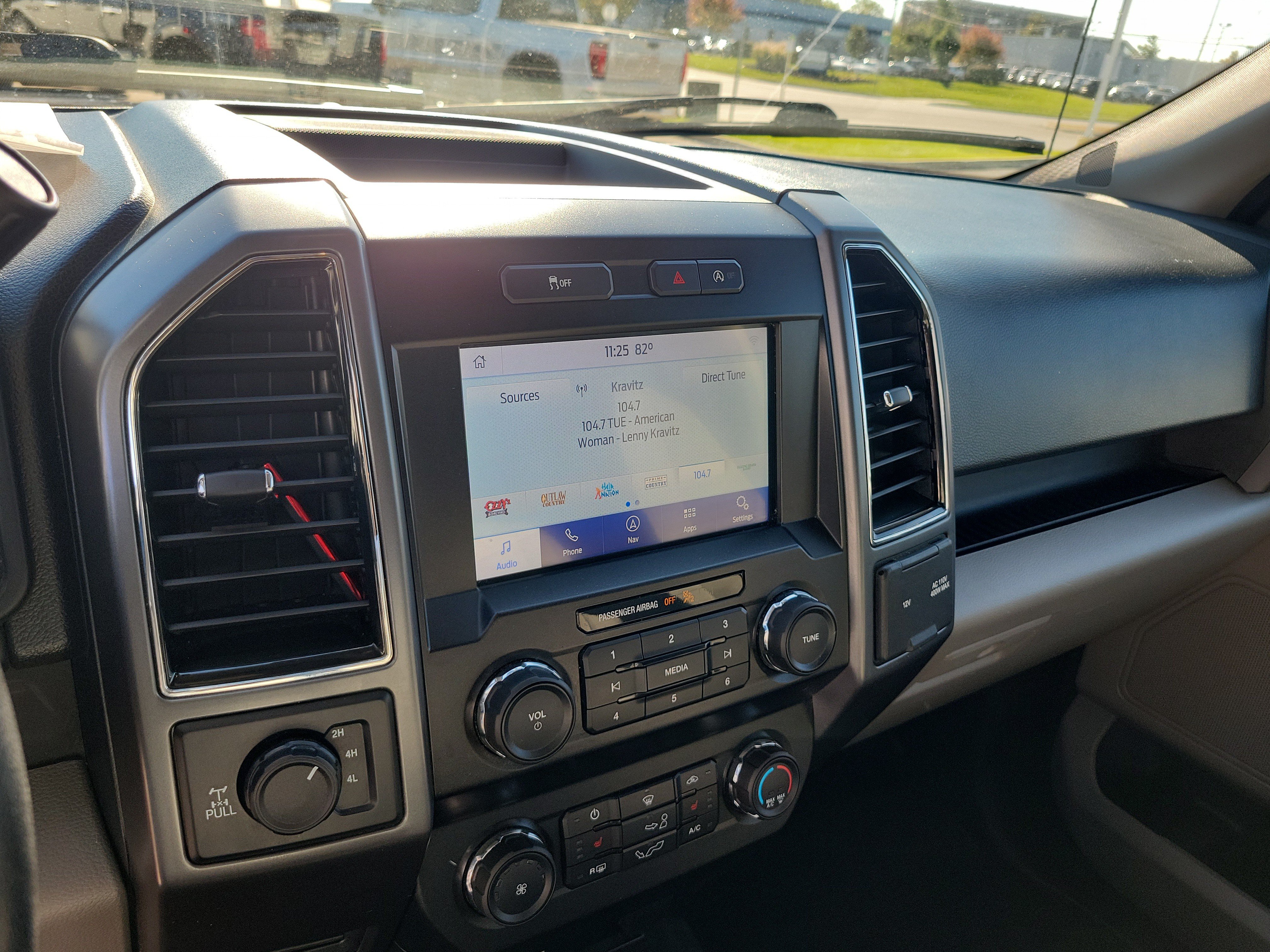 Used 2020 Ford F150 XLT w/ Equipment Group 302A Luxury AWD/4WD image 27