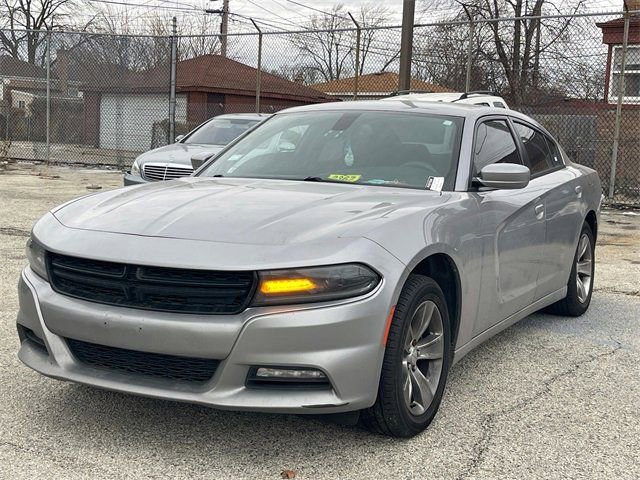 Used 2015 Dodge Charger SXT RWD image 1