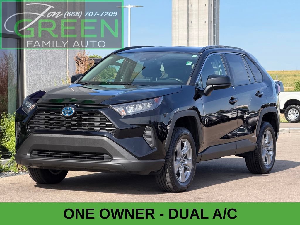 Used 2022 Toyota RAV4 LE AWD/4WD image 1