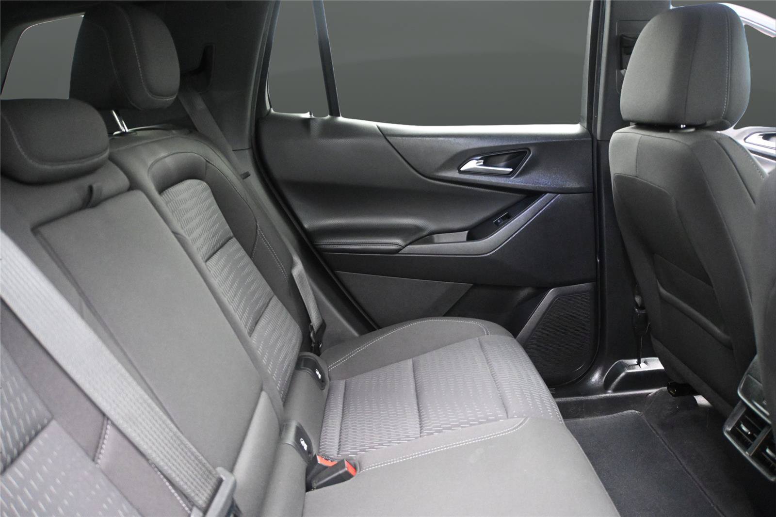 Used 2025 Chevrolet Equinox LT w/ Safety and Technology Package FWD image 18