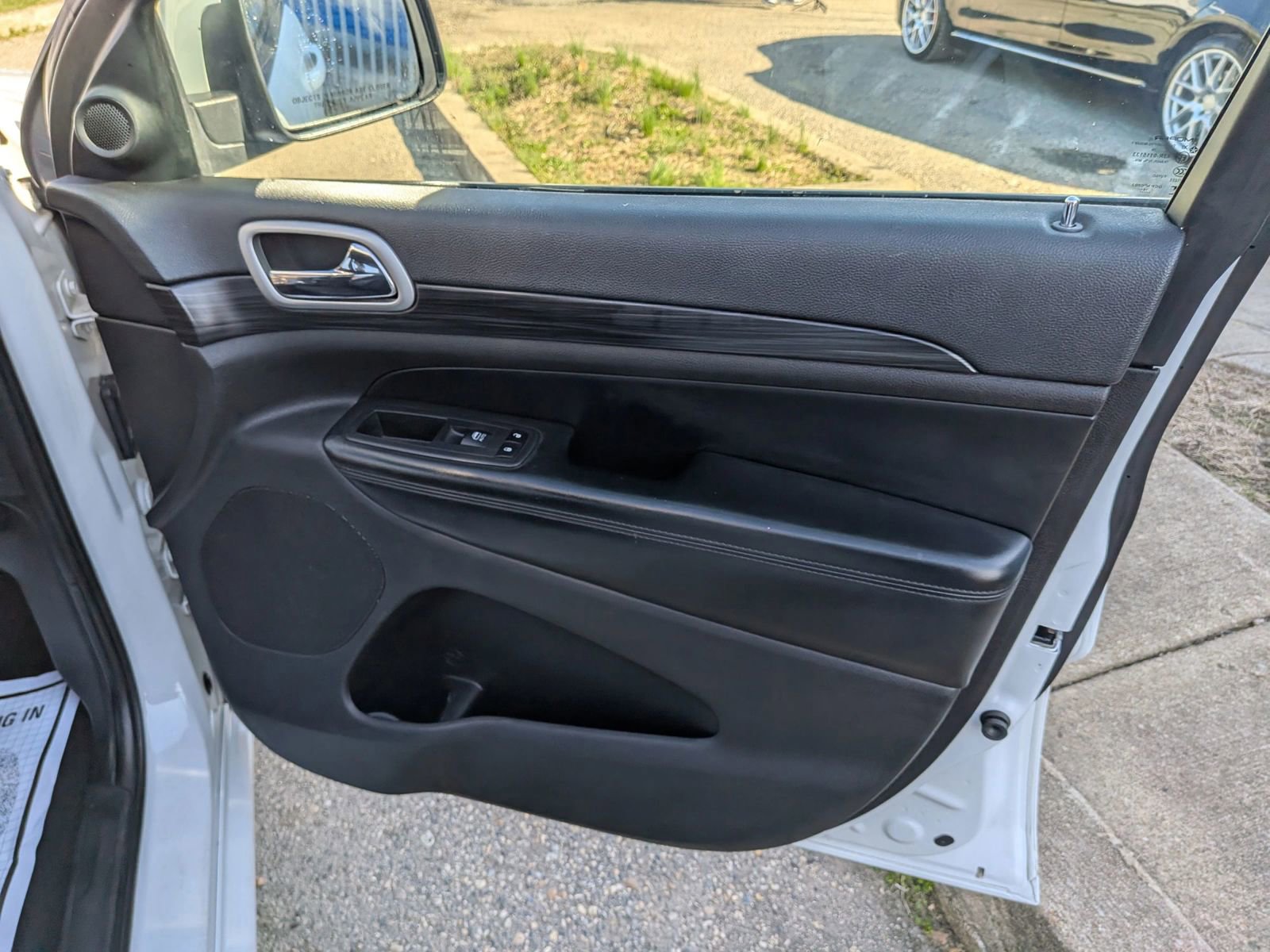 Used 2019 Jeep Grand Cherokee Altitude image 37