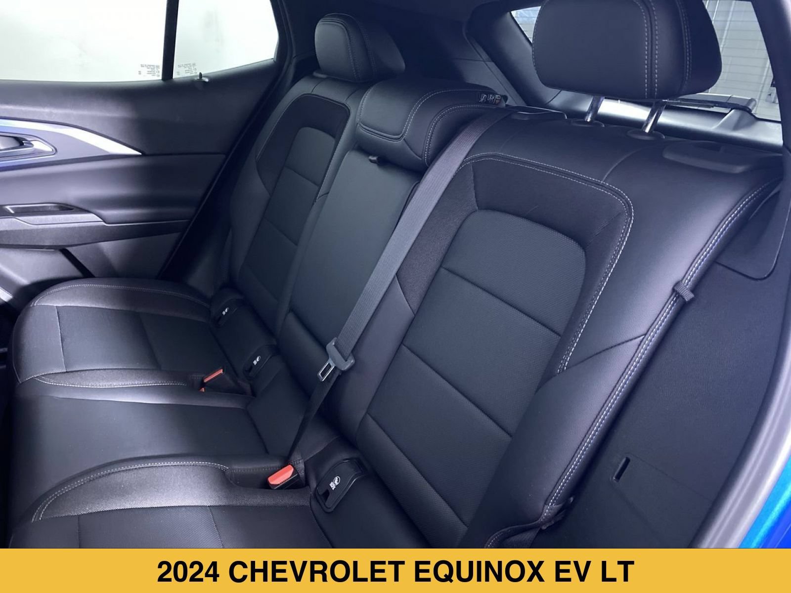 Certified 2024 Chevrolet Equinox EV LT FWD image 12