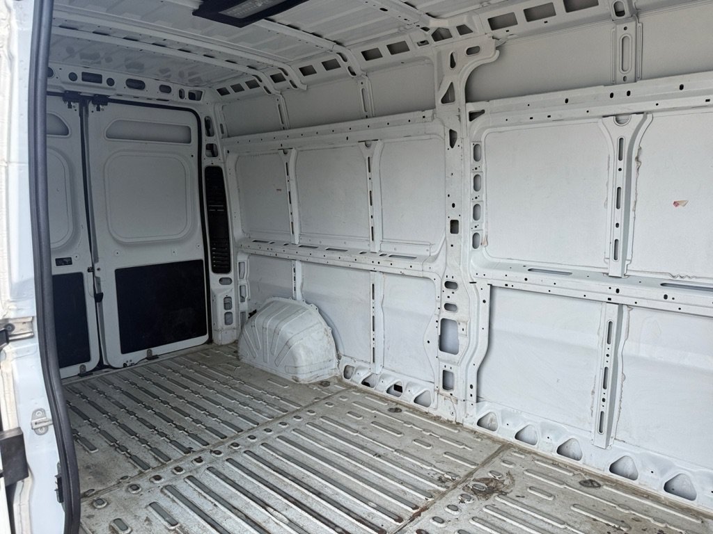 Used 2025 RAM ProMaster 2500 w/ Convenience Group FWD image 14